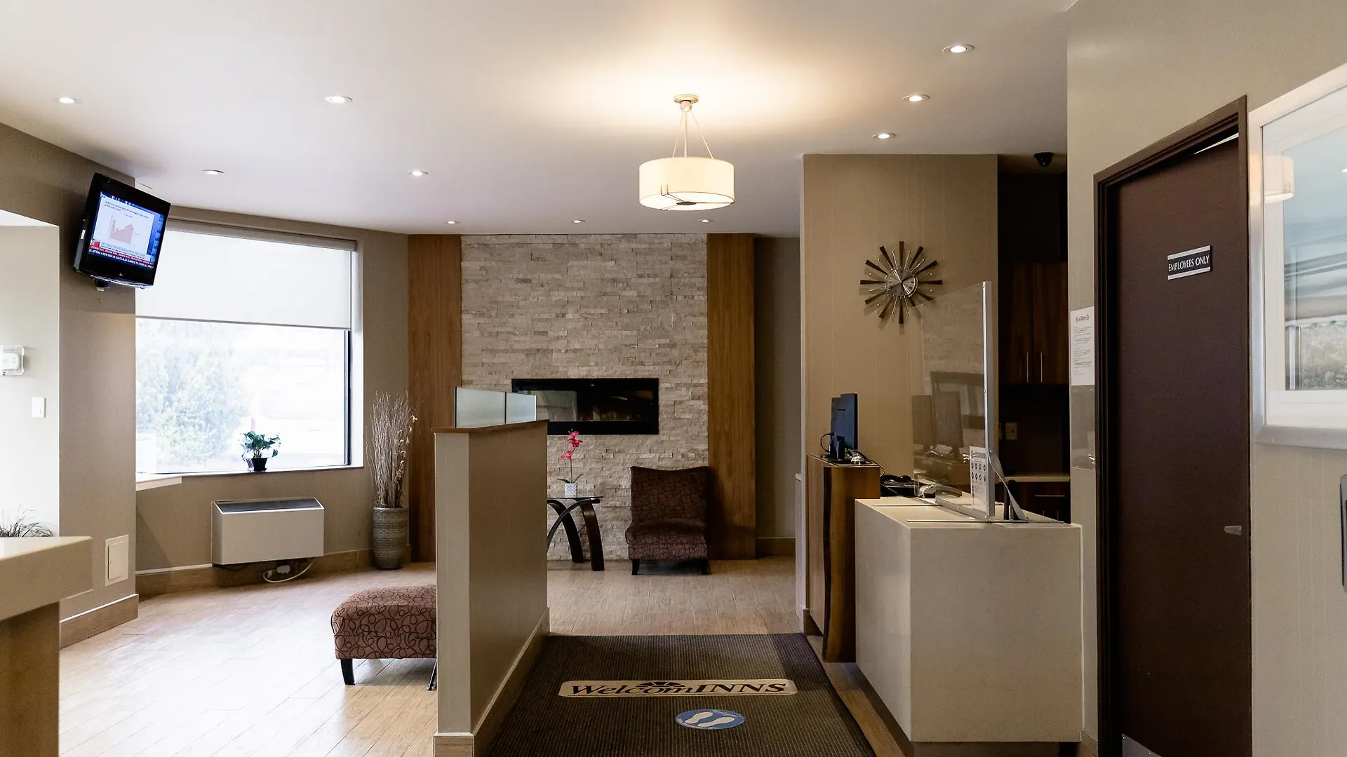 ** Hotel Welcominns Ottawa Canada